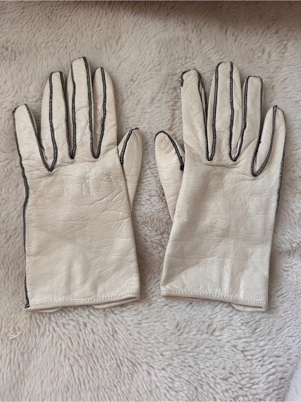 Vintage Cream Leather Gloves with Black Contrast Stitching, made in France